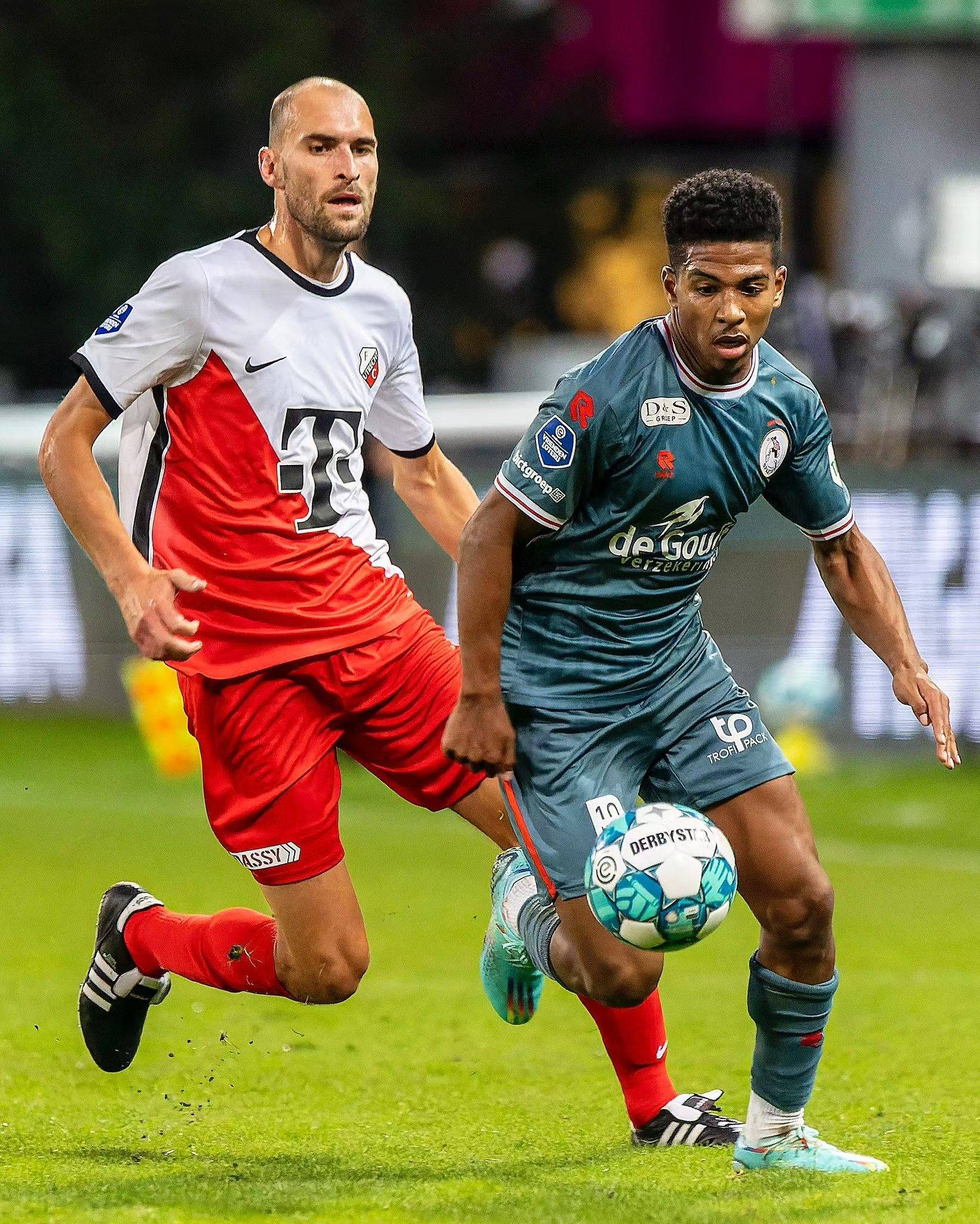 更像是助教 更像是助教